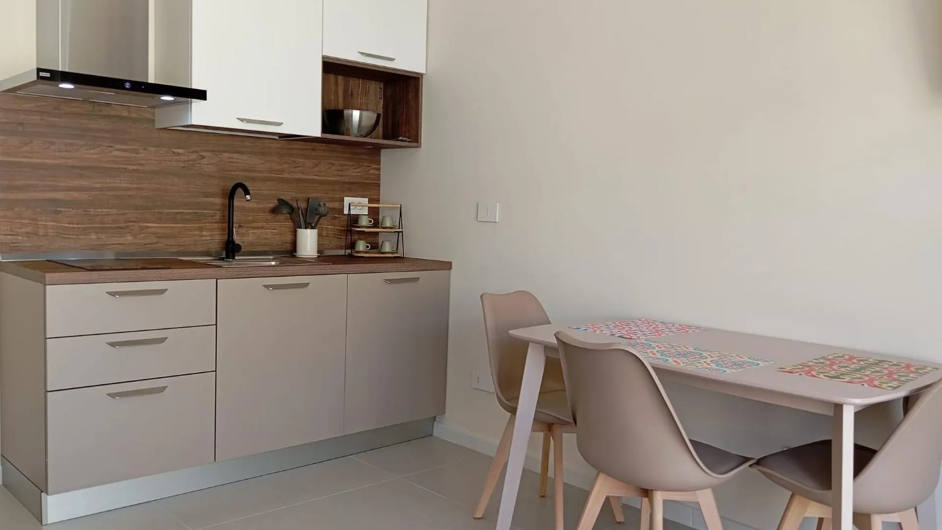 Cconforthotels Mimi Apartment Bari 0*,