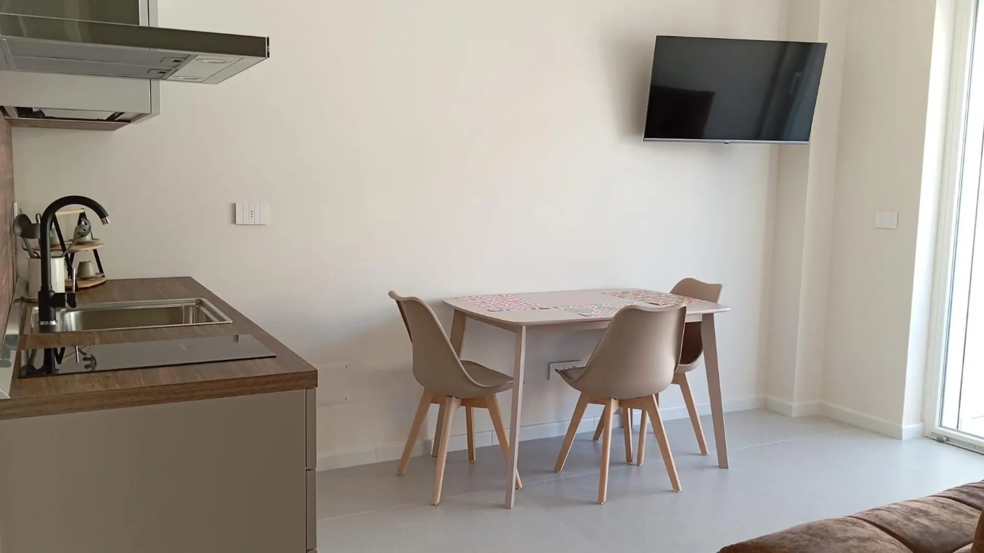 Cconforthotels Mimi Apartment Bari Italien